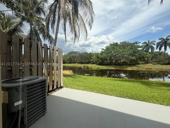 Building Photo - 2434 Cordoba Bend