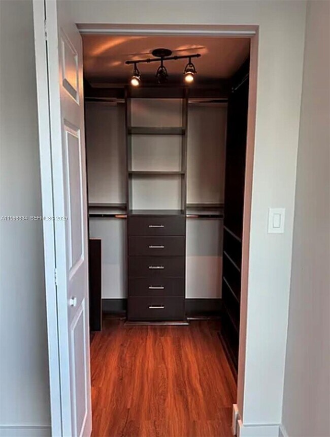 Building Photo - 350 S Miami Ave