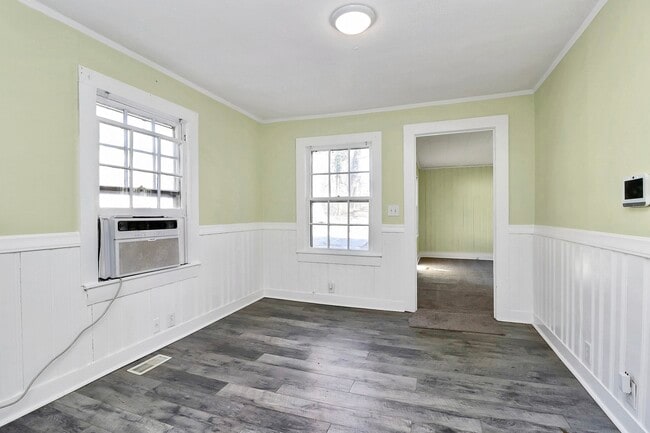 Building Photo - 1208 Saratoga Dr