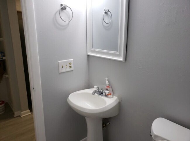 Building Photo - Move-In Ready 2 bedroom with attached Gara...