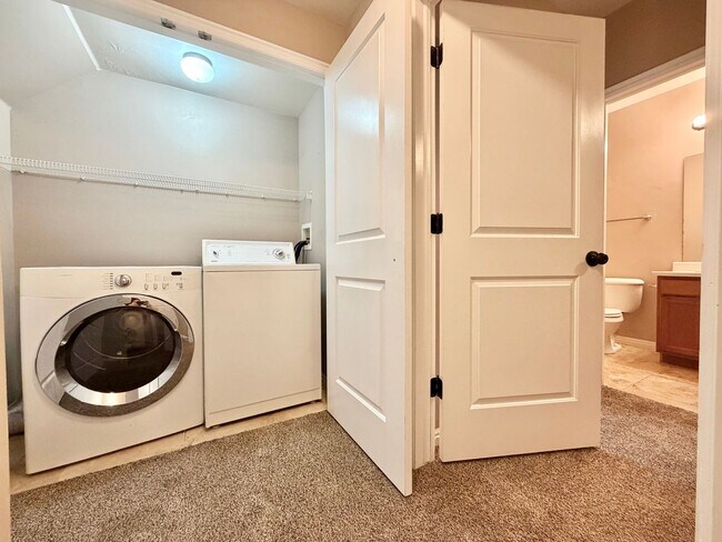 Building Photo - 14791 S Chandlerpoint Way