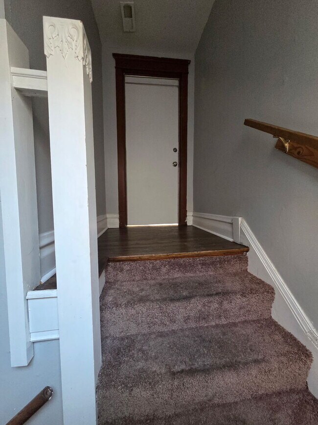 Building Photo - 2704 E 77th St