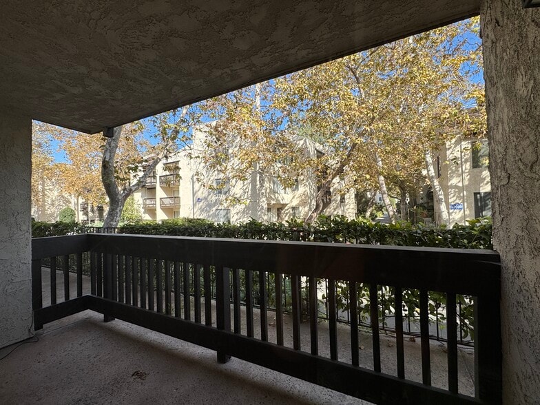 Building Photo - 11112 Summertime Ln