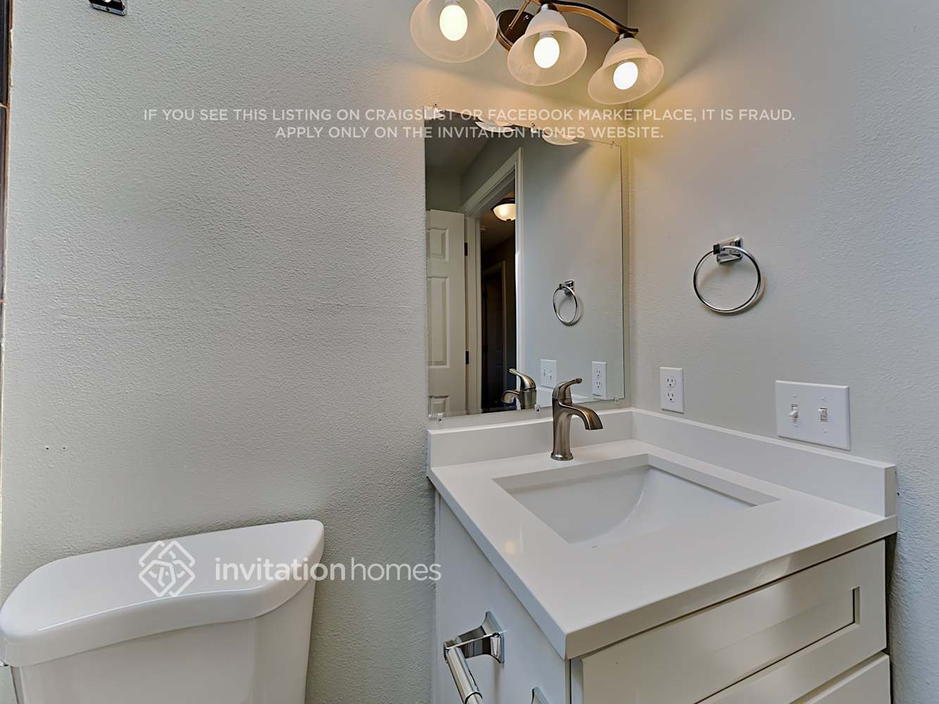 Building Photo - 3227 31st St Pl SE