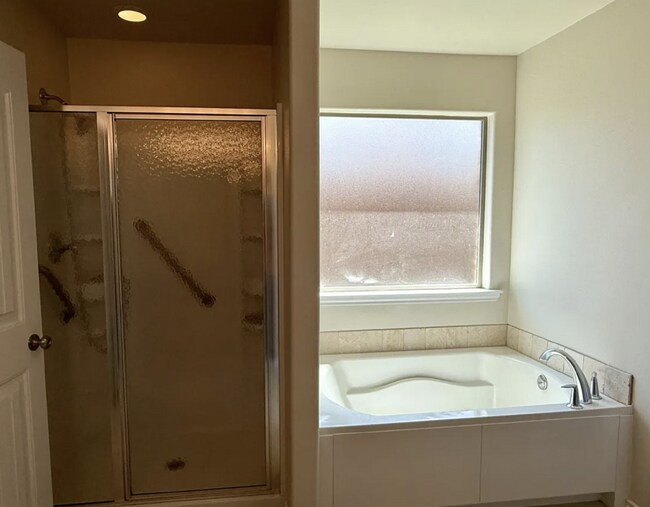 Building Photo - 3/2/2 in South Lubbock!