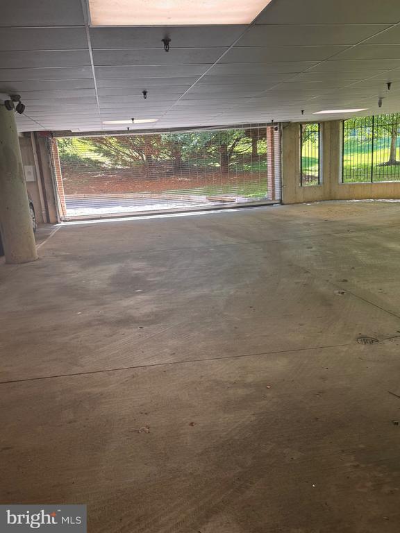 Building Photo - 2111 Ganton Green