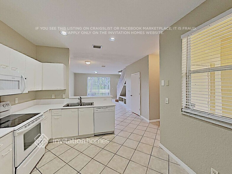 Building Photo - 2440 Cordoba Bend