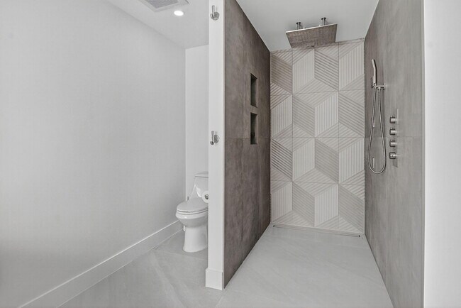 Building Photo - 20833 Sonrisa Way