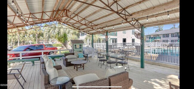 Building Photo - 7813 N Lagoon Dr