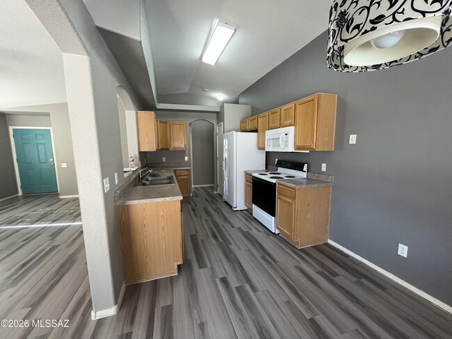 Building Photo - 9172 E Corte Arroyo Oeste