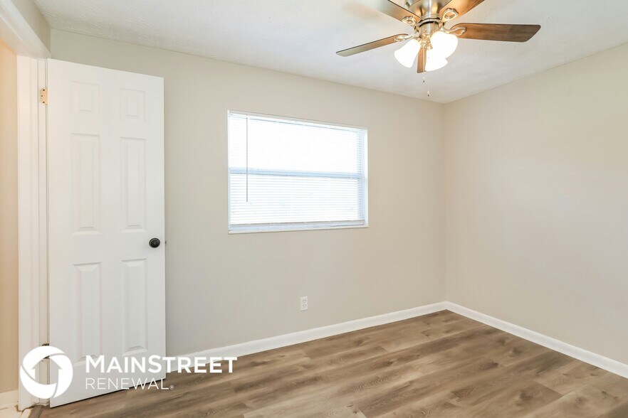 Building Photo - 8360 Red Holly Ln