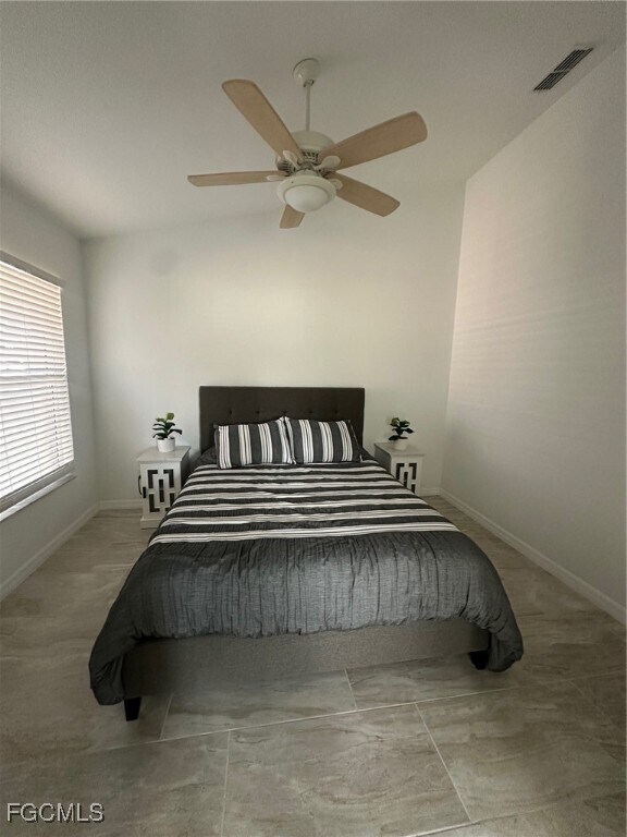 Building Photo - 16821 Sanibel Sunset Ct