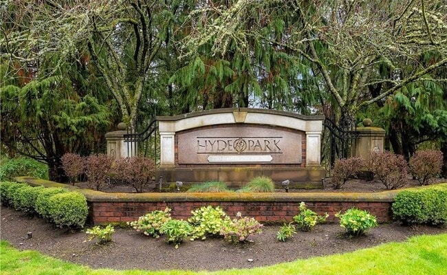 Building Photo - 3 Bed, 2.5 bath Townhome w/1-car garage in Highland Park neighborhood of Renton, $3,075/mo.