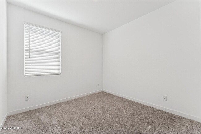Building Photo - 8344 N 170th Ln