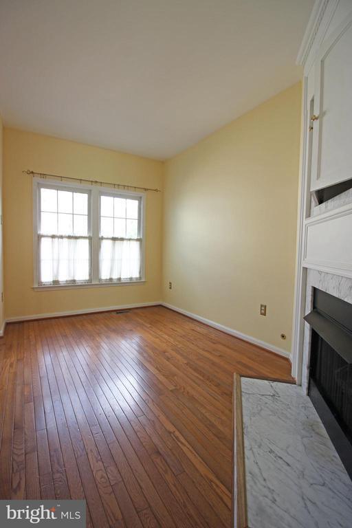 Building Photo - 11799 Valley Ridge Cir