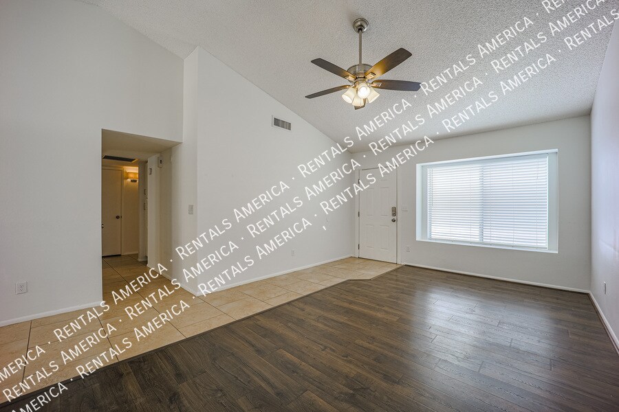 Building Photo - 1055 N Recker Rd