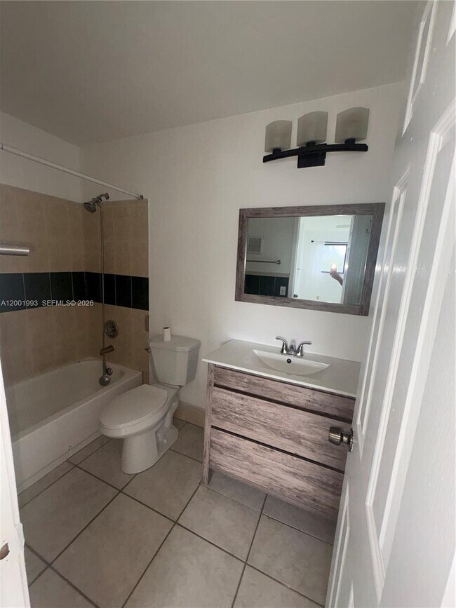 Building Photo - 9709 Hammocks Blvd