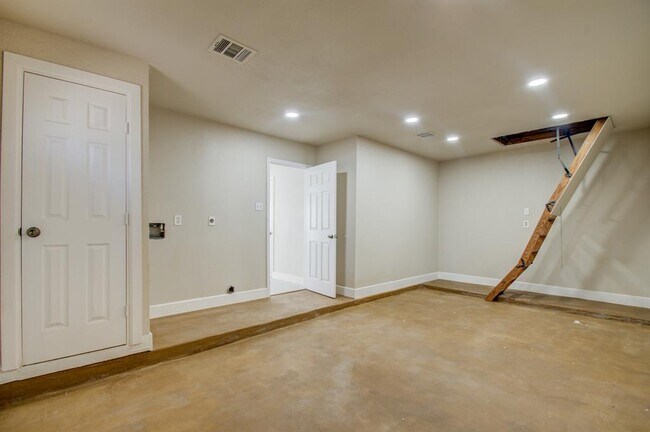 Building Photo - 13502 Townwood Dr