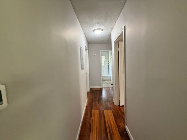 Building Photo - Charming 3 Bedroom Home on Secluded Street...