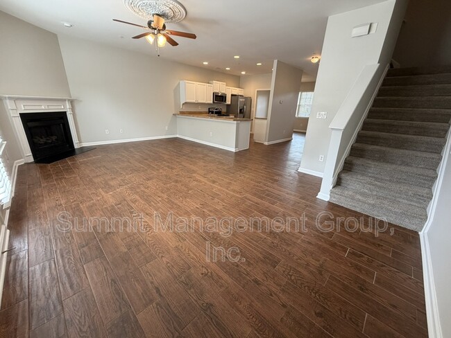 Building Photo - 180 Orchard Dr