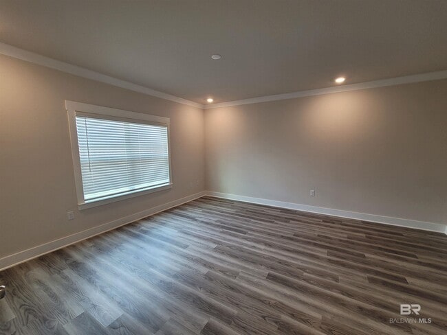 Building Photo - 1045 Hayward Lp