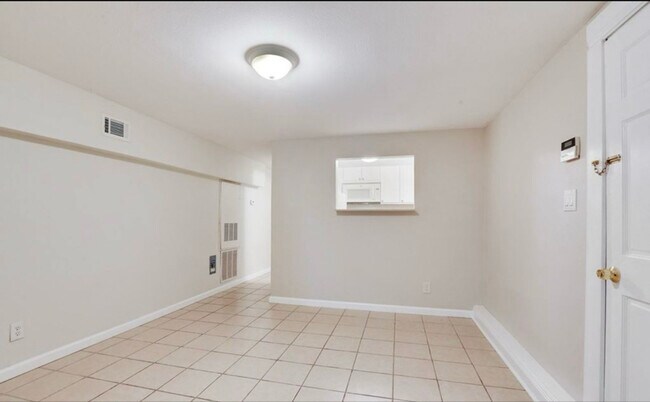 Building Photo - 2822 O'Reilly St