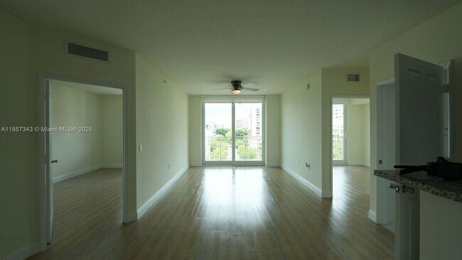 Building Photo - 987 SW 37th Ave