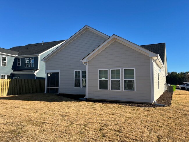 Building Photo - Beautiful New Home