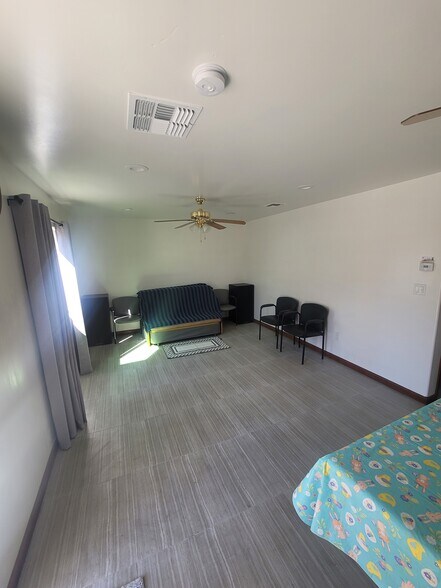 Building Photo - 1830 W Oraibi Dr