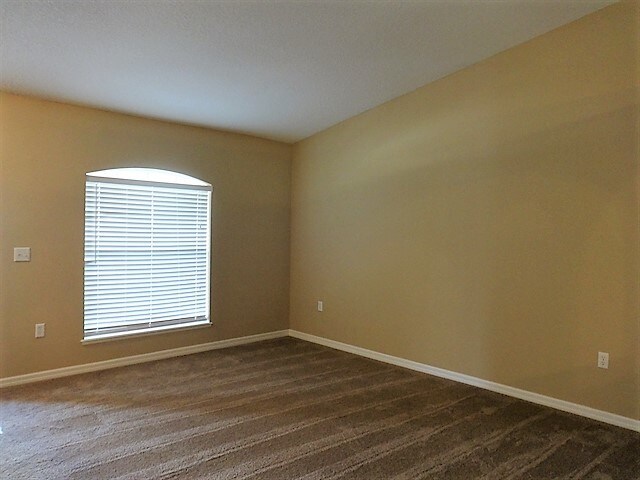 Building Photo - 97154 Yorkshire Dr