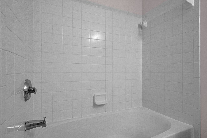 Building Photo - 321 Amber Wood Way