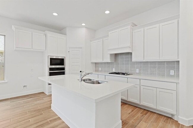 Building Photo - 27106 Cutleaf Daisy Ct