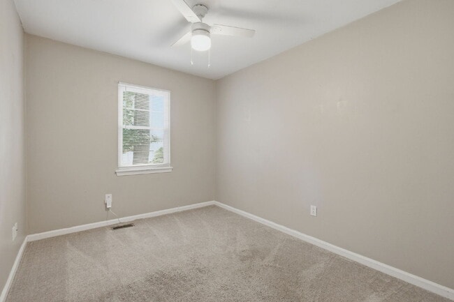 Building Photo - 5475 Davis Way