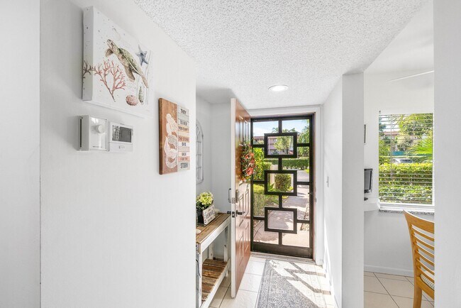 Building Photo - 7321 Amberly Ln