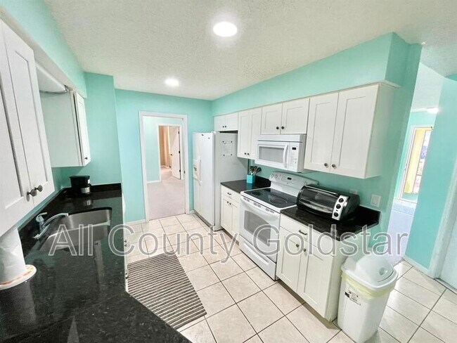 Building Photo - 285 Mark Twain Ln