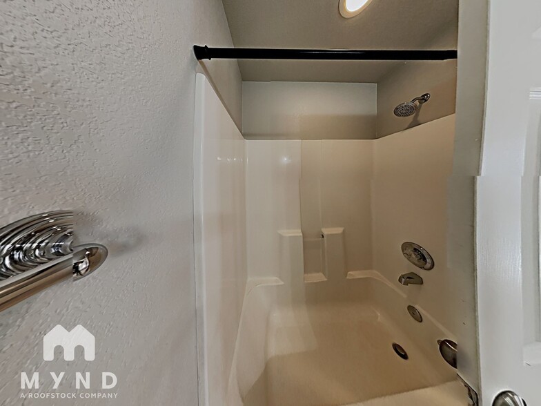 Building Photo - 2057 W Adriatic Pl
