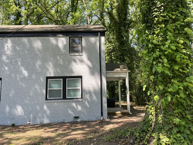 Building Photo - 207 Colleton Rd