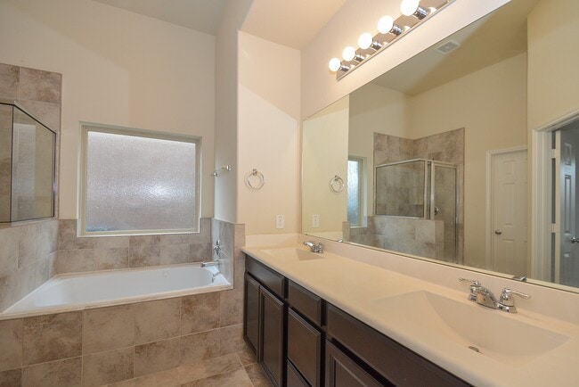 Building Photo - 20215 Stonebridge Terrace Dr