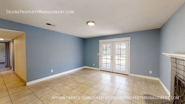 Building Photo - 12995 Chestnut Ave