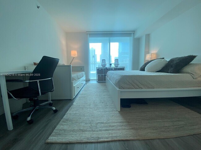 Building Photo - 55 SE 6th St