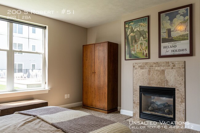 Building Photo - Beautiful Ludington Condo with Marina Views