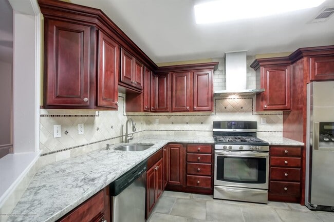 Primary Photo - 393 Yorkshire Pl