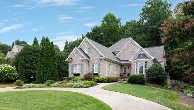 Building Photo - Luxury Waterfront Rental in Gated Montebello Community