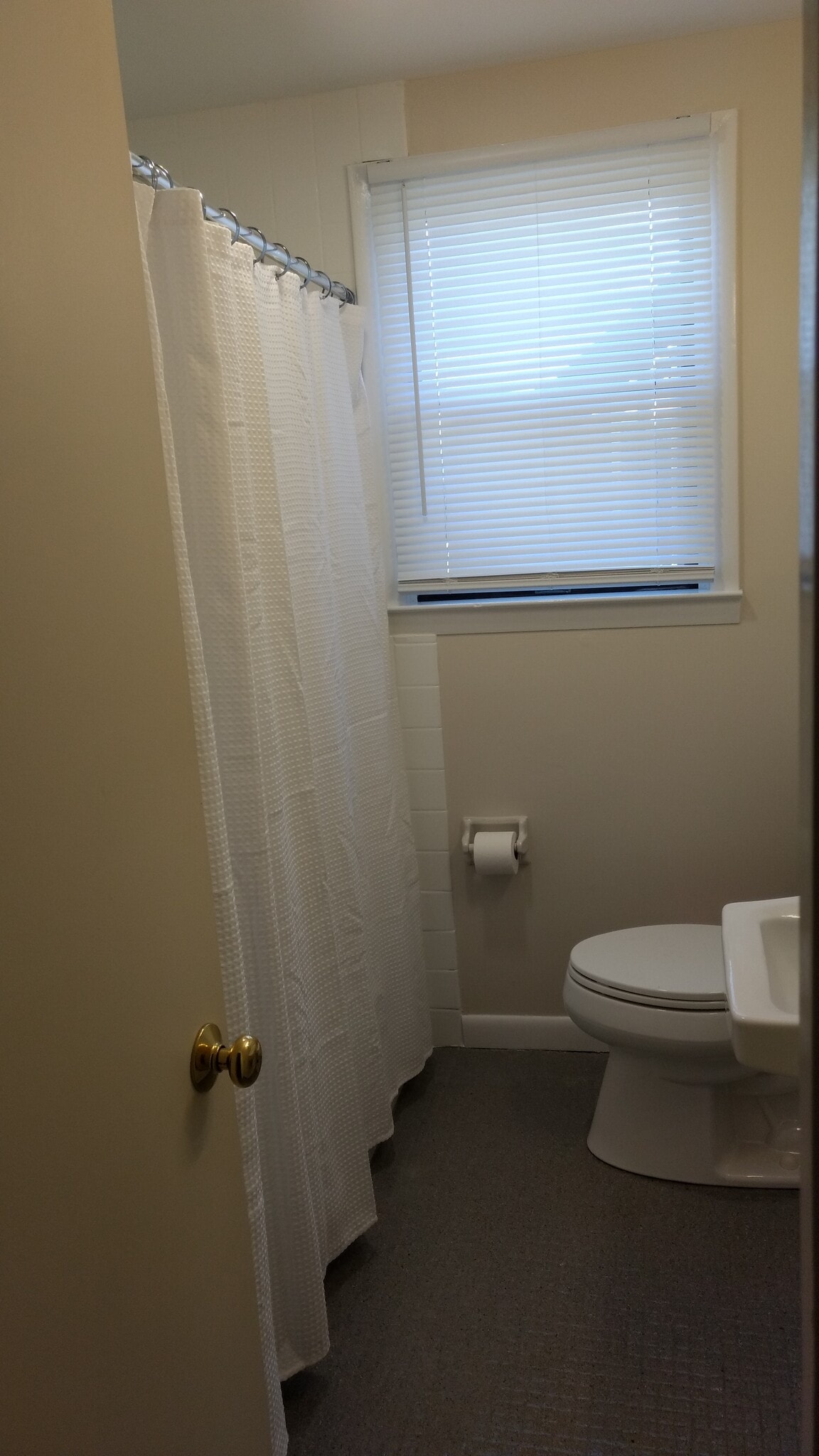 bathroom full shower - 948 Matunuck Beach Rd