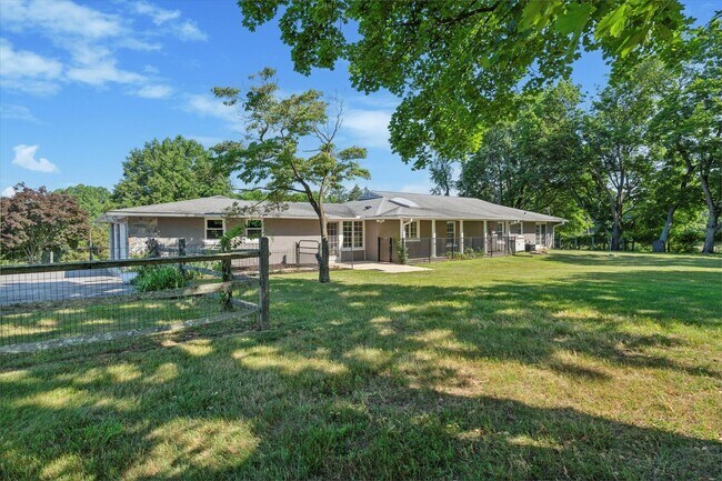 Building Photo - Single Family Home for Rent in Unionville Chadds Ford School District!