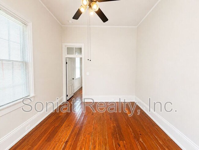 Building Photo - 2508 Freret St