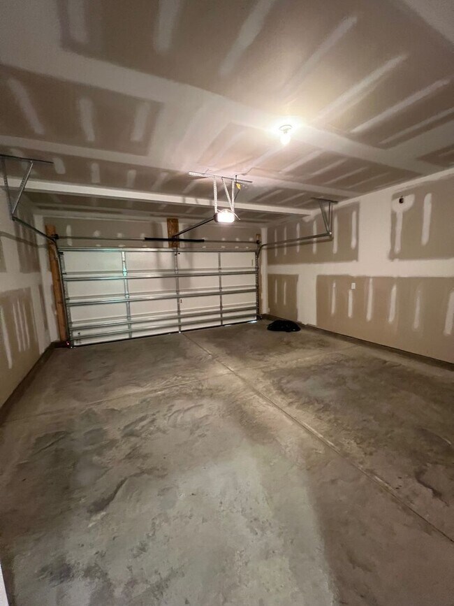 Building Photo - Charming 4 Bedroom Home Located in Wendell