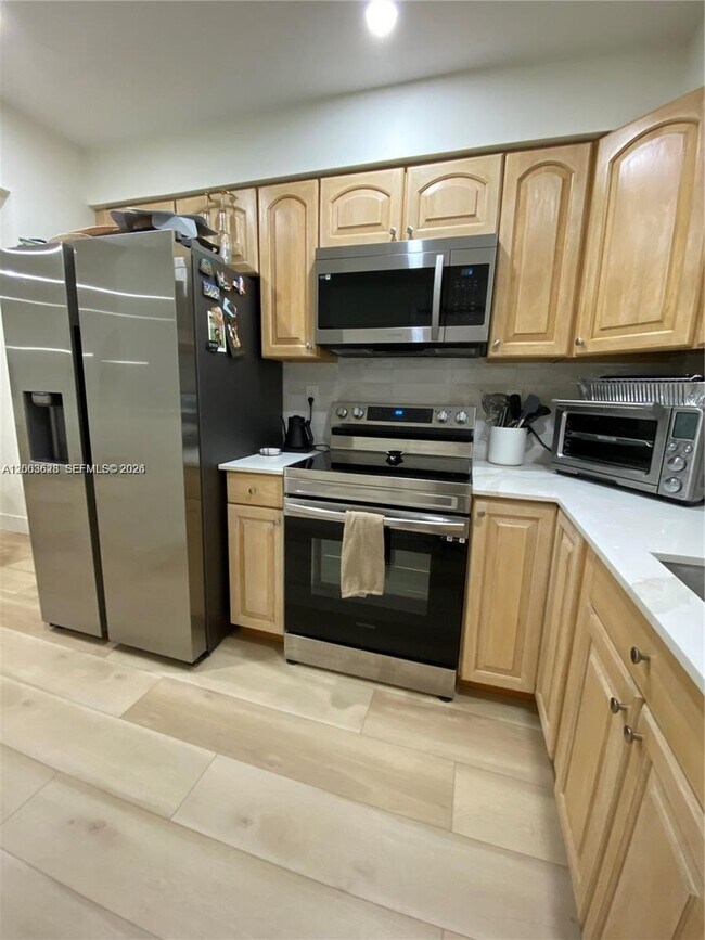 Building Photo - 1200 Tallwood Ave