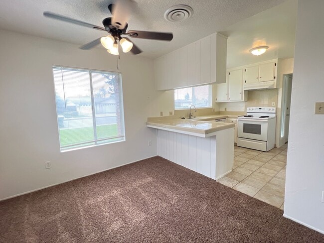 Building Photo - 7mct4712