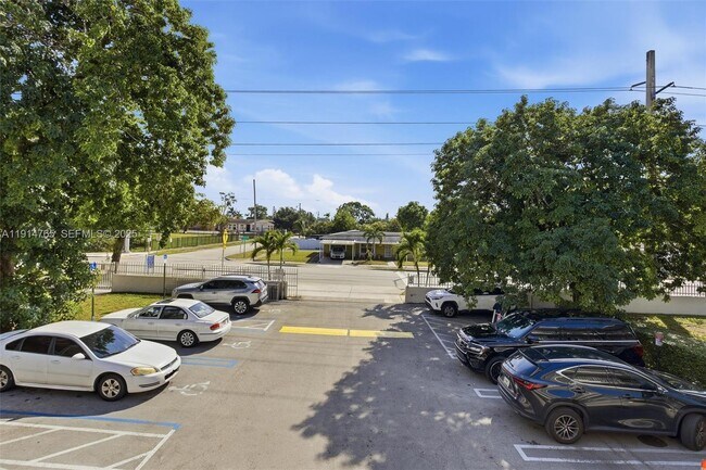 Building Photo - 2405 NW 135th St